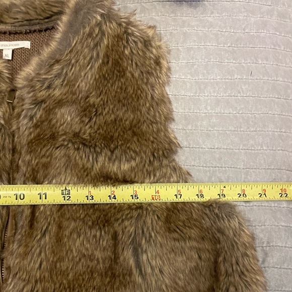 Maurices Brown Vest Faux Fur with sweater material backside. Women’s size XL - Picture 4 of 12